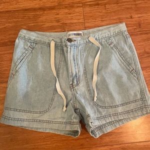 Canyon River Blues Jean shorts size 7